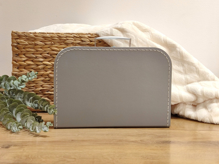 Kufřík šedý 30 cm (1)