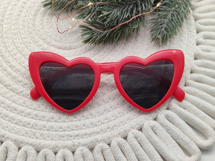 Červené brýle ve tvaru srdce - D-decor (1)