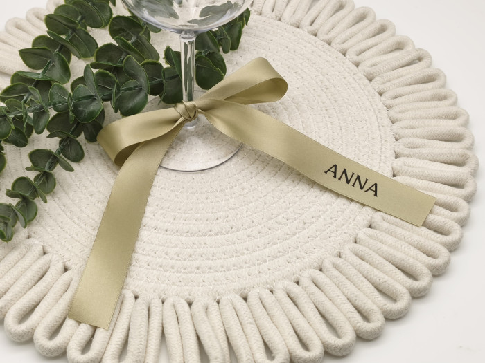 Svatební jmenovka - stuha se jménem | D-decor (2)