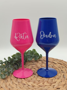 Růžová nerozbitná sklenička na víno s nápisem - D-decor (6)