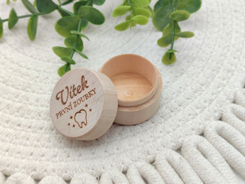 Dřevěná krabička na první zoubky se jménem - D-decor (7)