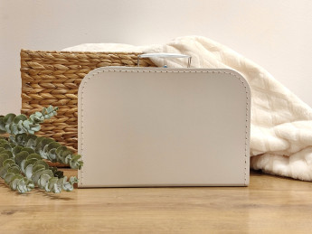 Kufřík bílý 30 cm