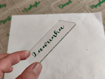 Svatební jmenovka z plexiskla Obdélník se zaoblenými rohy - D-decor (4)