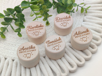 Dřevěná krabička na první zoubky se jménem - D-decor (8)