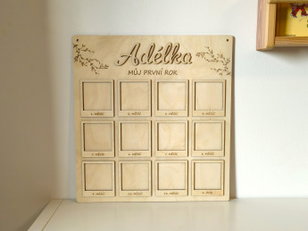 Dřevěná deska "Můj první rok" se jménem a rámečky na fotografie s motivem větviček | D-decor (8)