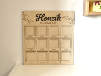 Dřevěná deska "Můj první rok" se jménem a rámečky na fotografie s motivem větviček | D-decor (7)