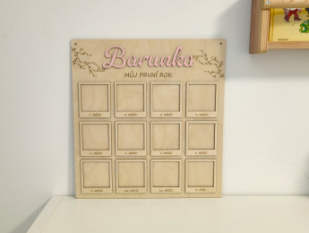 Dřevěná deska "Můj první rok" se jménem a rámečky na fotografie s motivem větviček | D-decor (6)