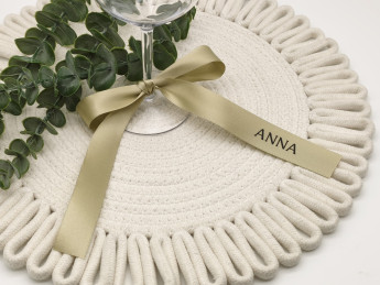 Svatební jmenovka - stuha se jménem | D-decor (2)