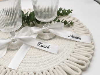 Svatební jmenovka - stuha se jménem | D-decor (9)
