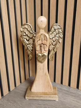 Dřevěný anděl se zlatými kovovými křídly | D-decor (2)
