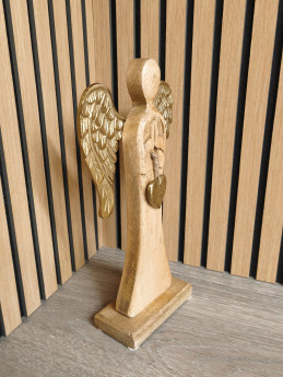 Dřevěný anděl se zlatými kovovými křídly | D-decor (3)